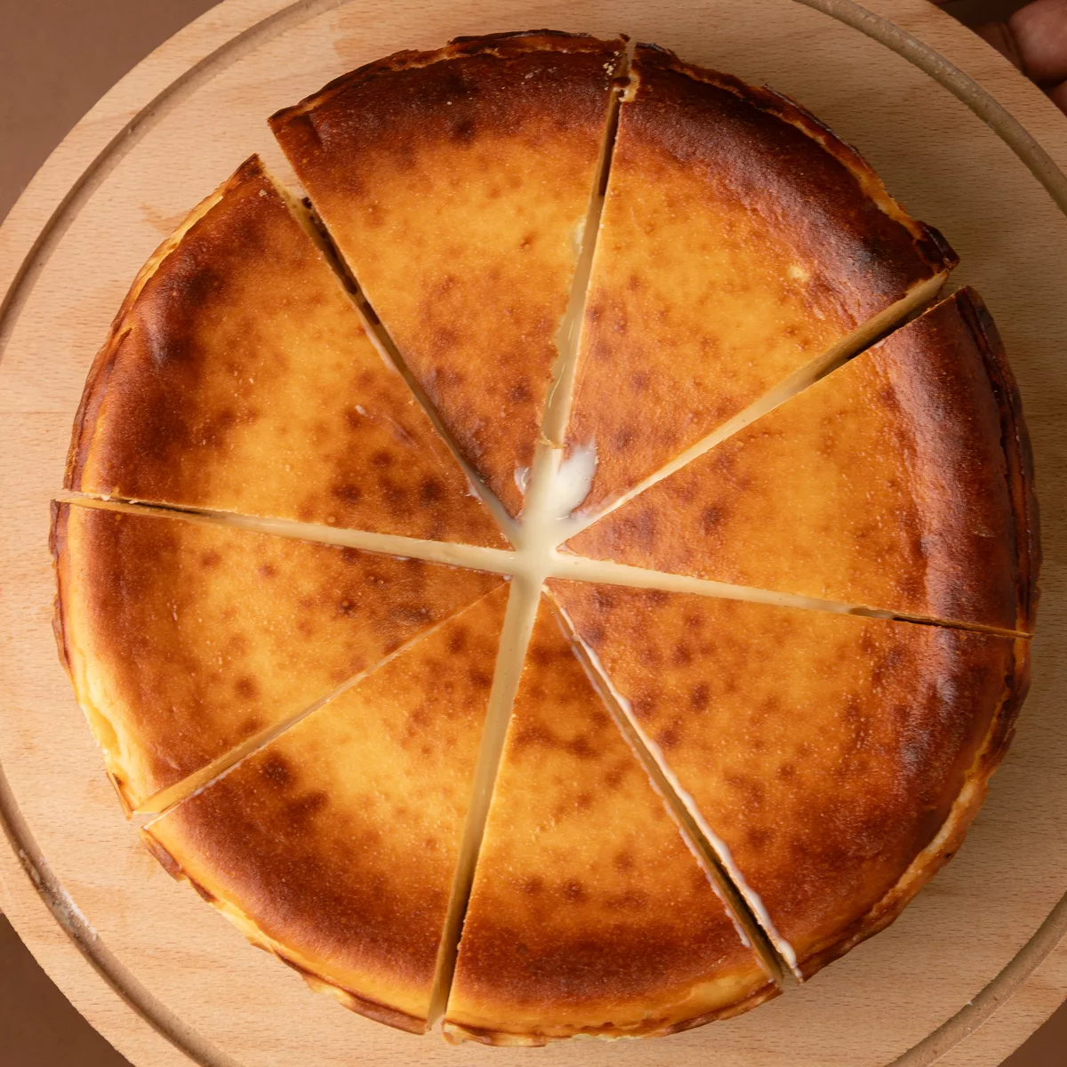 Tarta vasca entera en caja Bonnísimo